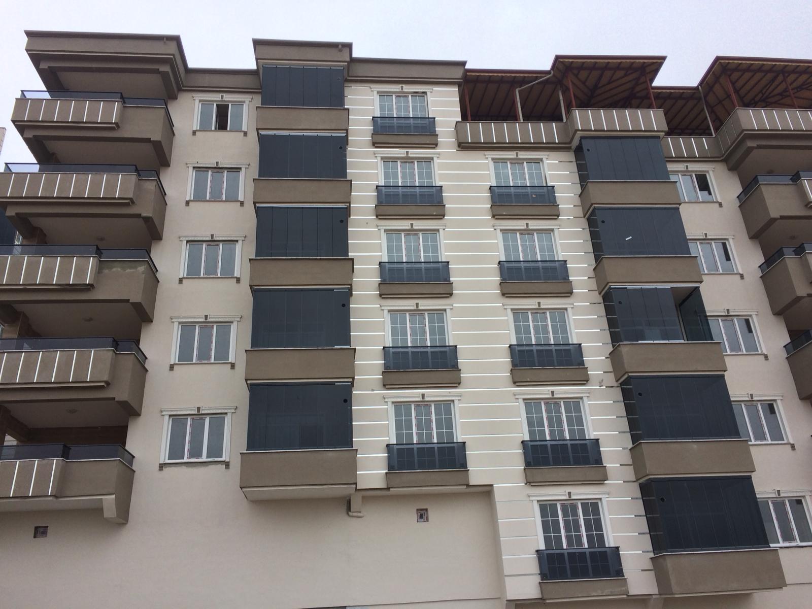 Cam Balkon